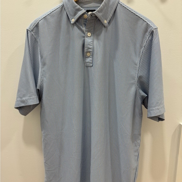 FootJoy performance golf shirt with button collar - Picture 3 of 5